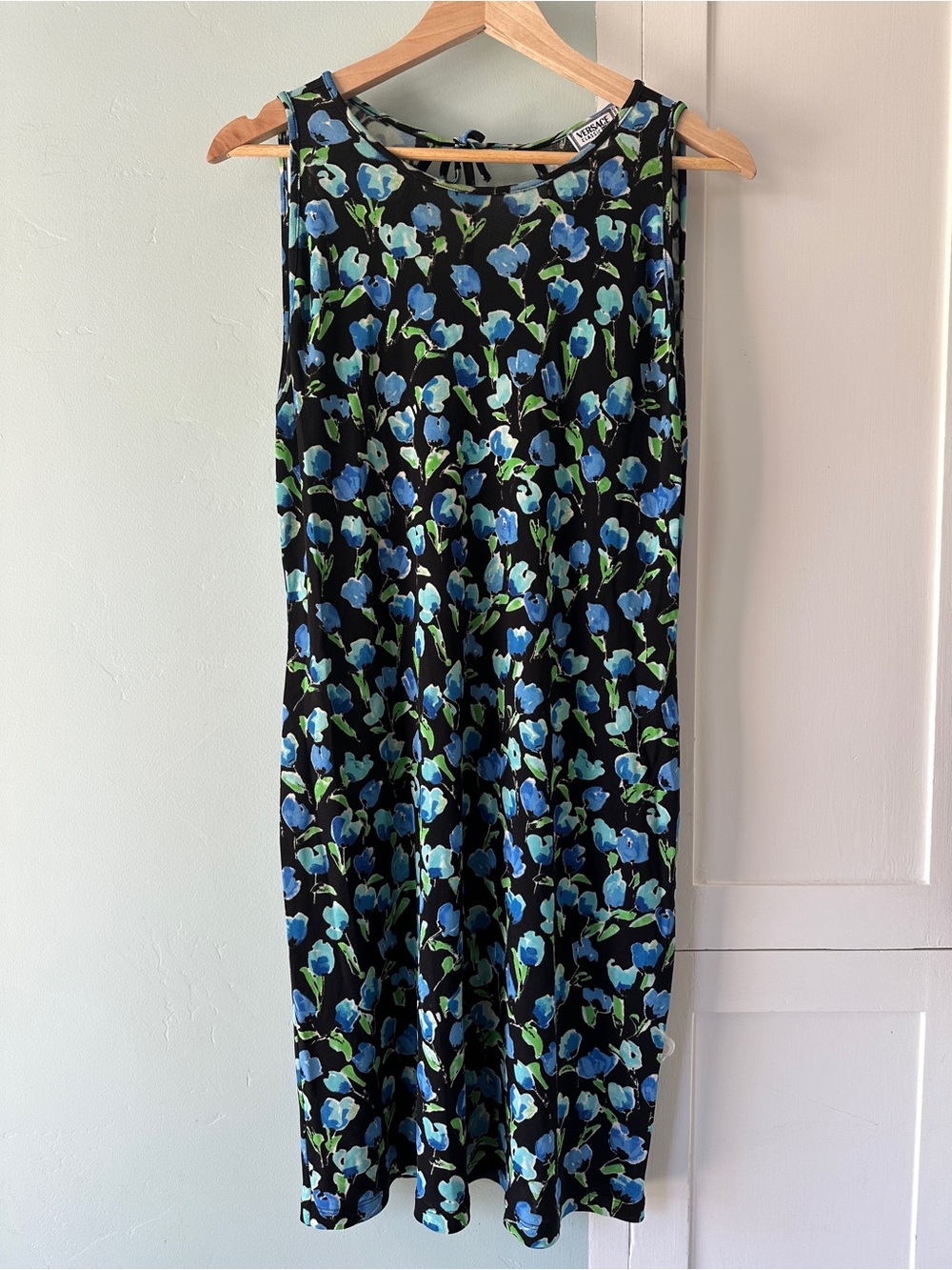 Vintage Versace Classic V2 Women’s Low Back Summer Dress Blue Floral Pattern